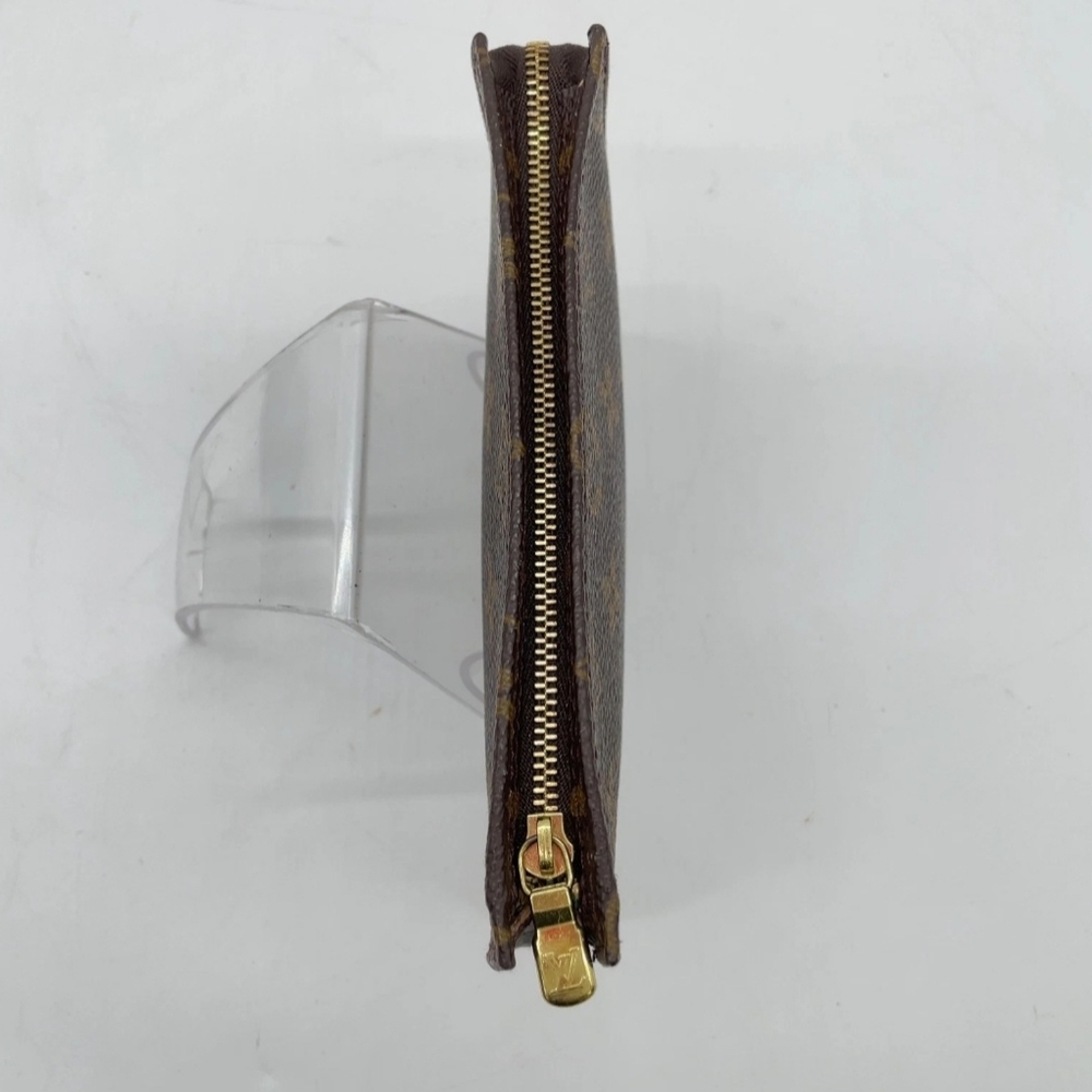Louis Vuitton  Monogram Pouch With Box - Picture 4 of 13